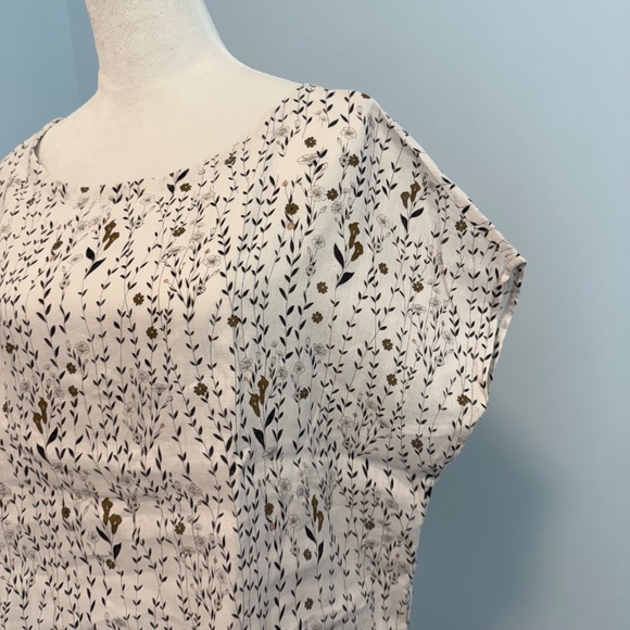 Cynthia Rowley Women’s 100% Linen Button Back Floral Top Size M - Picture 2 of 7